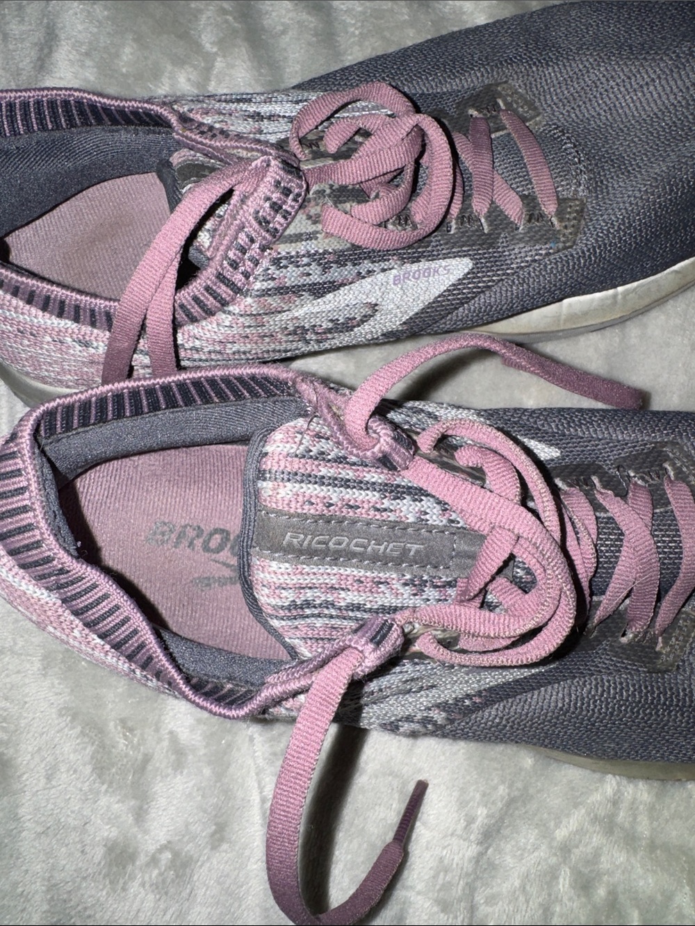 Brooks Women’s Athletic Shoes in Navy and Mauve - Picture 5 of 6